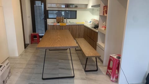 餐廳-餐桌 板凳椅