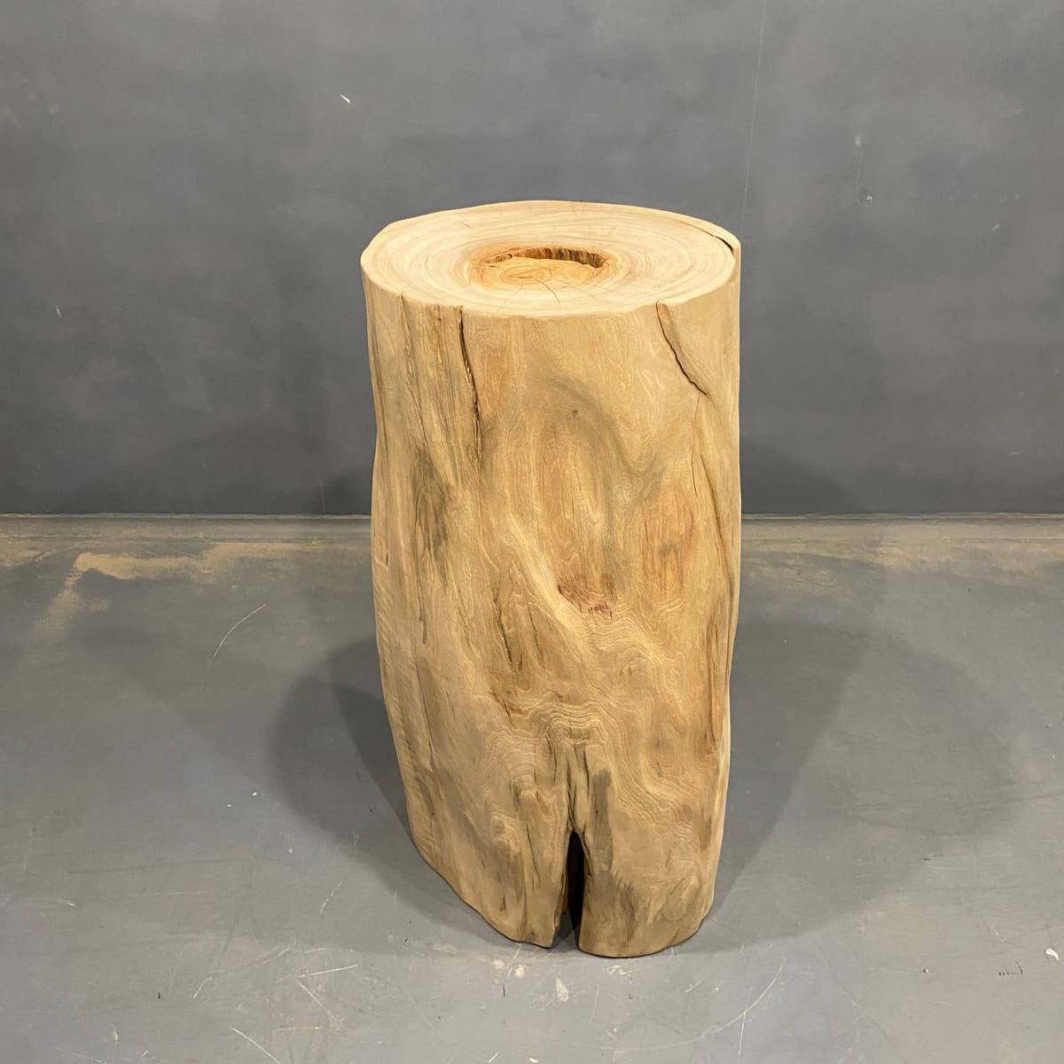 30687-牛樟木墩-44*39.5*99