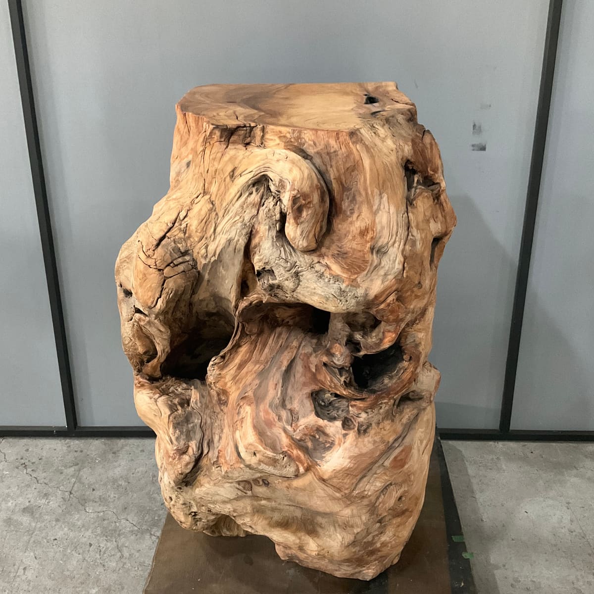 45790  臺灣扁柏奇木柱-42*36*83.5